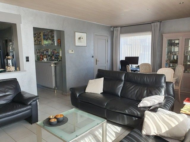 Rustig gelegen, halfopen woning met 3 slpks, tuin en ruime garage op wandelafstand van de Leie en de Zavelput. Energielabel D, zonnepanelen... foto 12