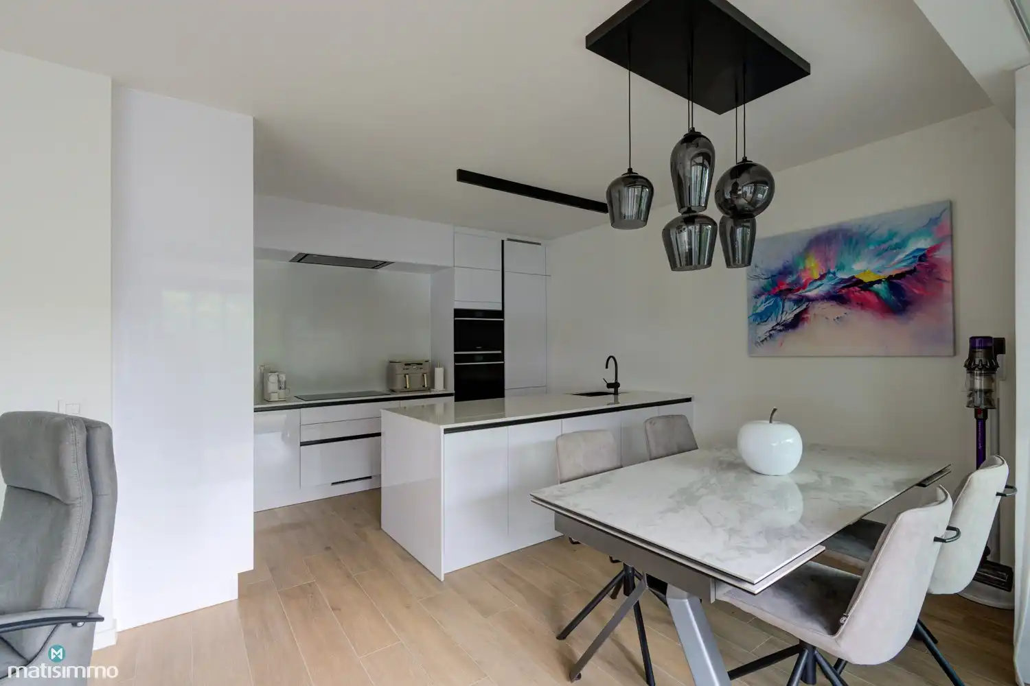 LUXUEUS AFGEWERKT APPARTEMENT MET 2 SLAAPKAMERS, OVERDEKT TERRAS, KELDERBERGING EN OPTIONELE ONDERGRONDSE AUTOSTAANPLAATS IN BILZEN-CENTRUM foto 7