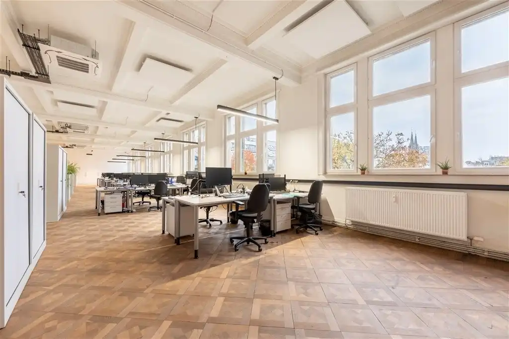 Instapklaar kantoor te huur op unieke locatie - 579m² foto 11