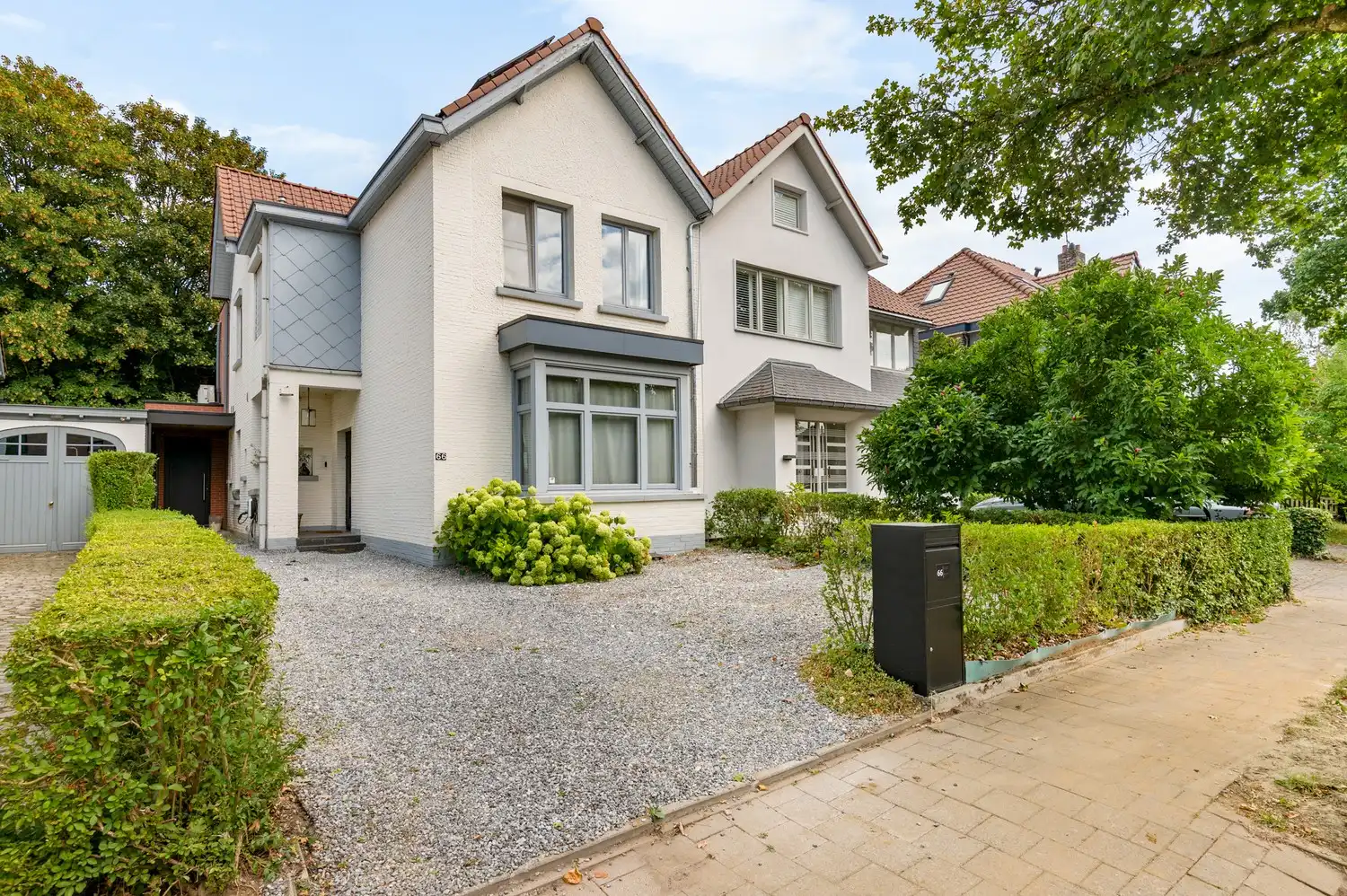 Instapklare woning met 4 slpkrs in hartje Edegem foto 25