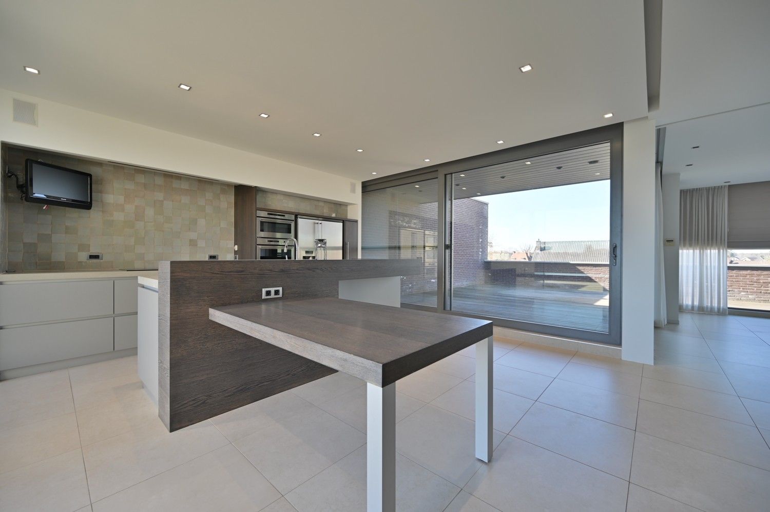 Schitterend penthouse van 185 m² gelegen op de 2de verdieping van een exclusieve residentie "Park Oud Rekem" in hartje Oud-Rekem te Lanaken. foto 8