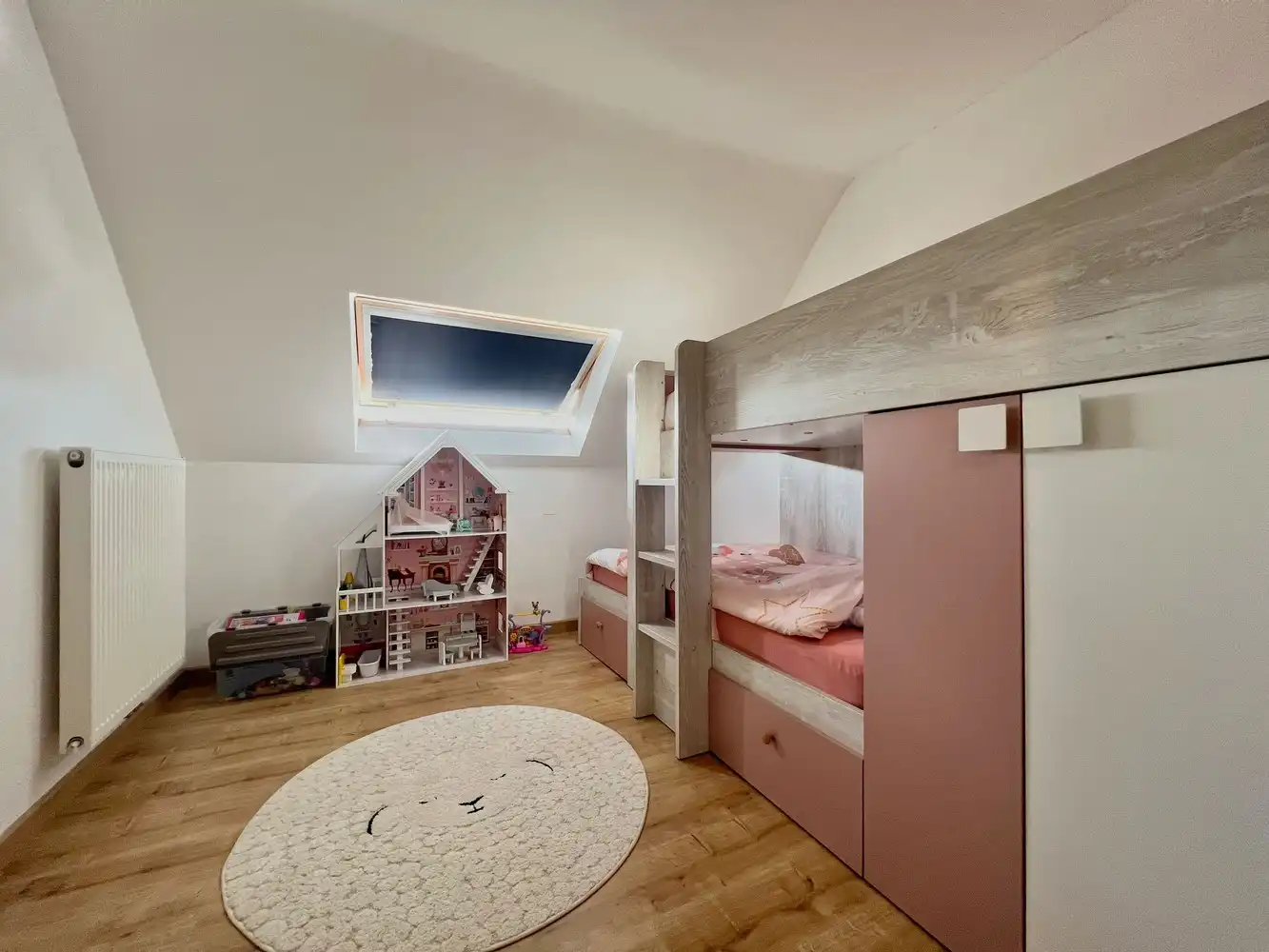 Recente, energiezuinige woning met zonnige tuin (344m²)! foto 11