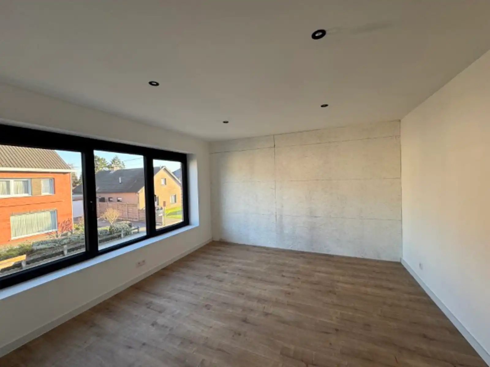 Mooi gerenoveerde gezinswoning foto 11