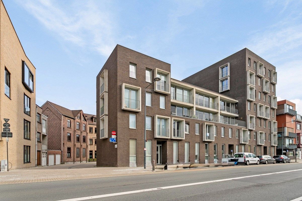 Modern en instapklaar appartement met 2 slaapkamers in hartje Kortrijk foto 2