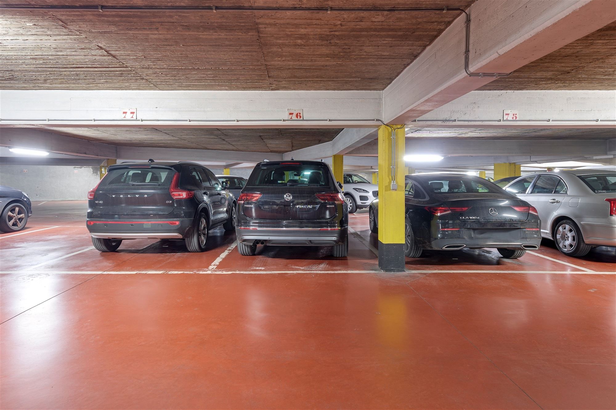 Ruim 2 slaapkamer appartement met ruim zuidterras foto 19