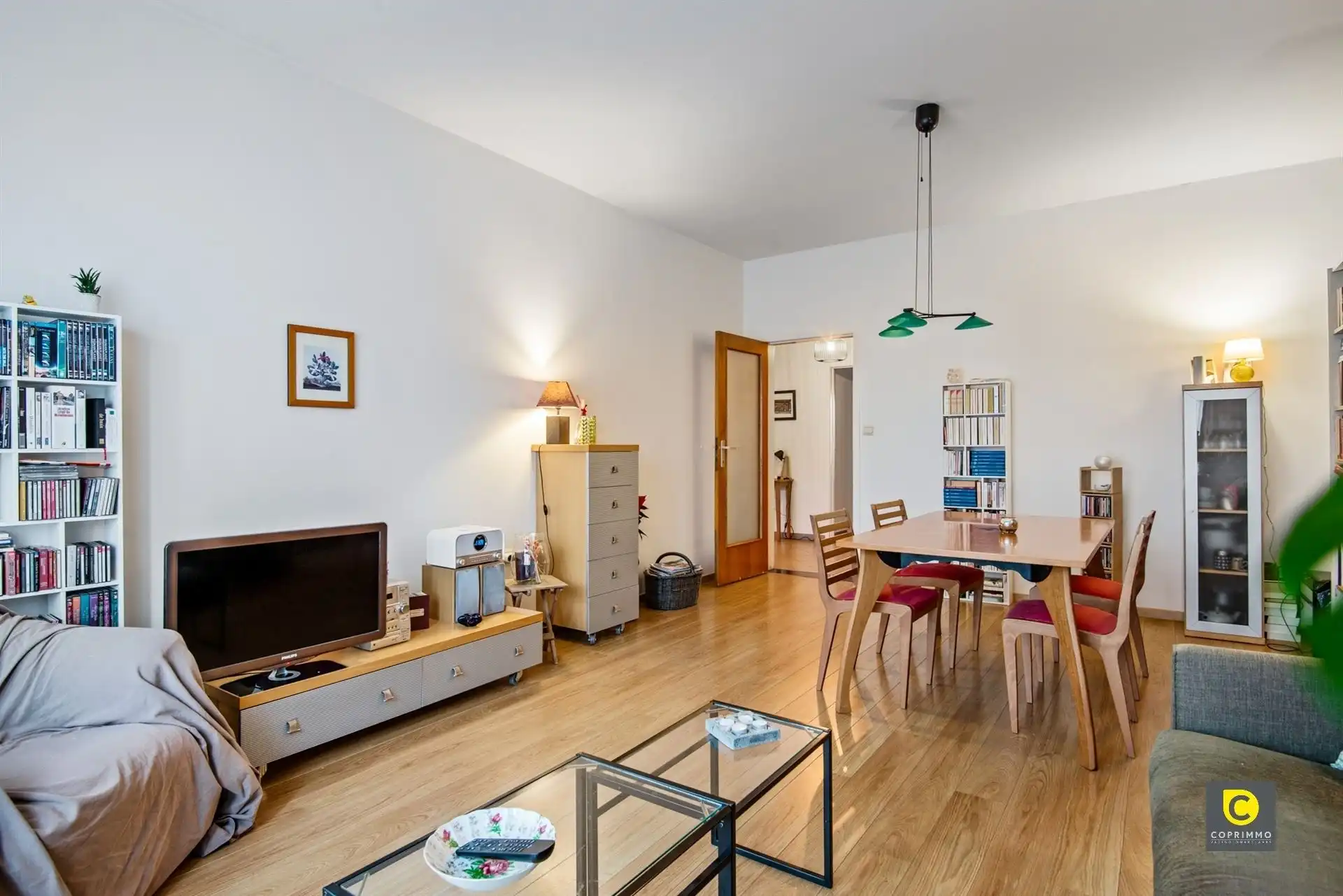 Lichtrijk 2 slpk app met 2 terrassen te Pulhof! foto 3