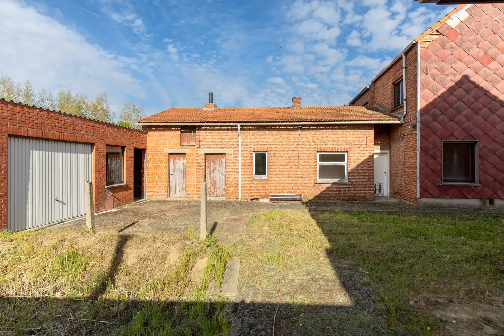 Renovatiewoning met grote garage foto 23