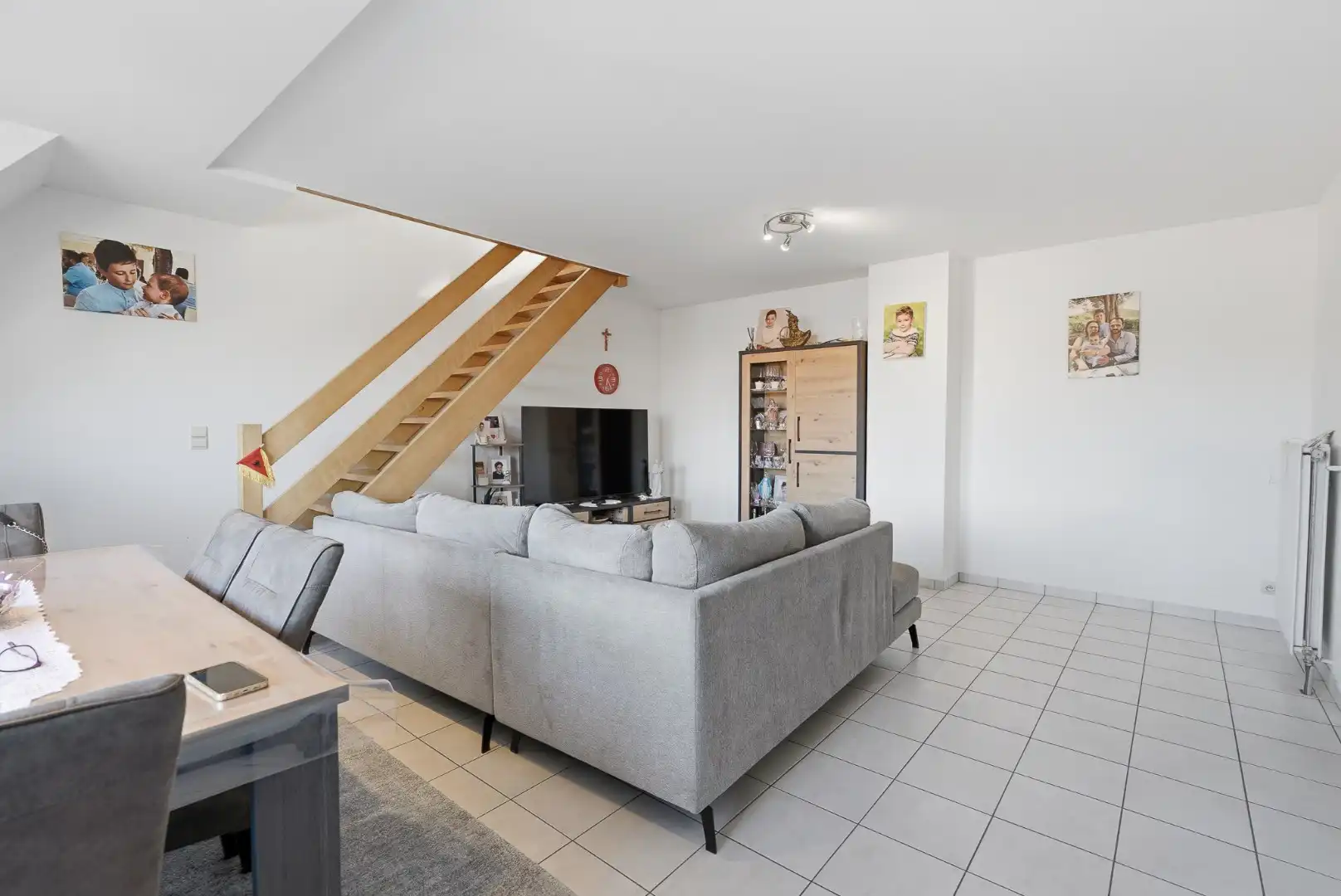 Twee slaapkamer duplexappartement te huur in centrum Oudenburg foto 2