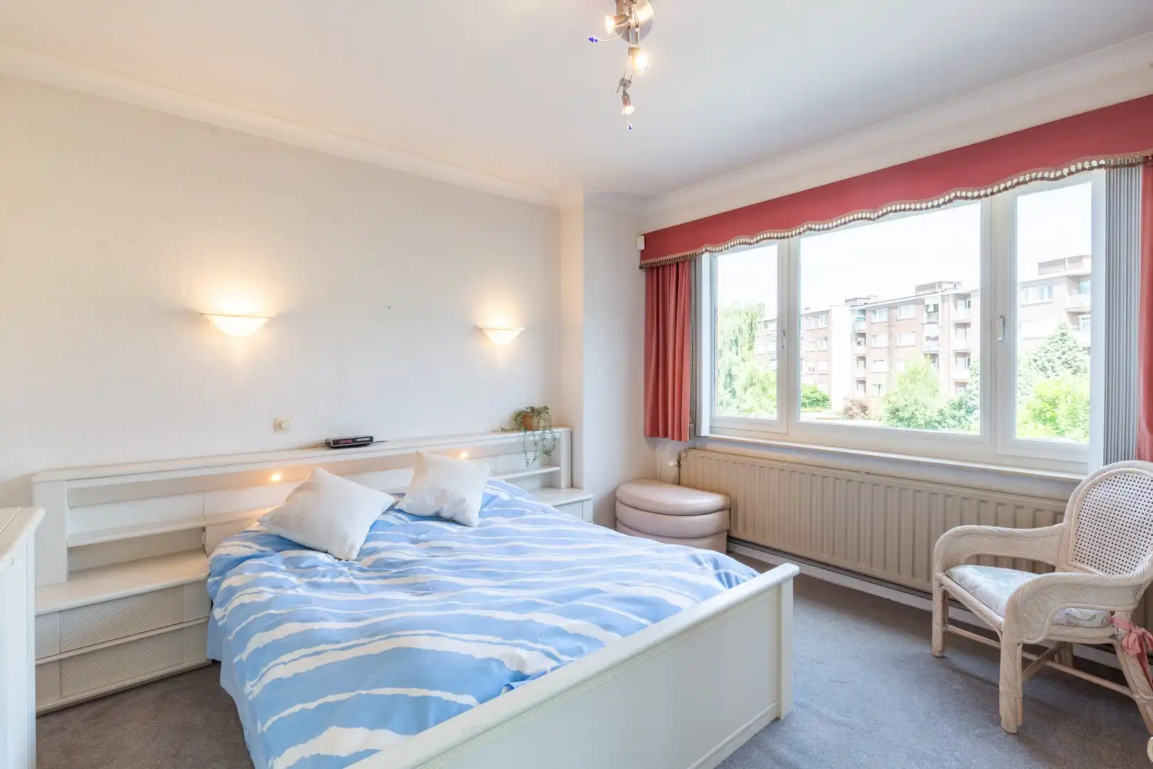 Zeer lichtrijke woning met unieke veranda foto 17