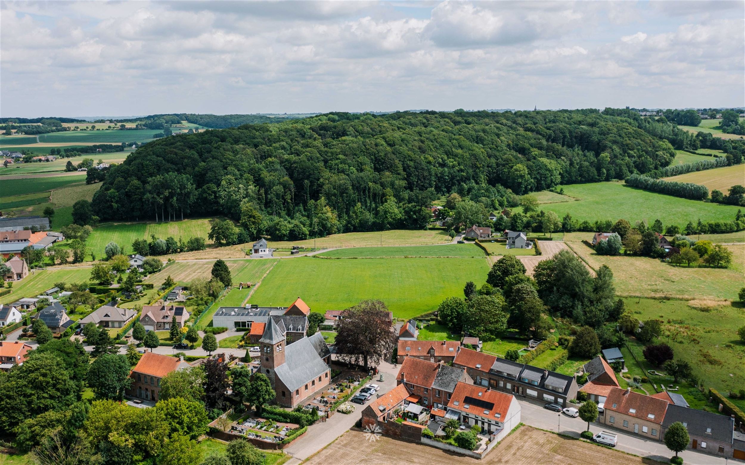 Uniek gelegen landhuis met adembenemend zicht foto 23