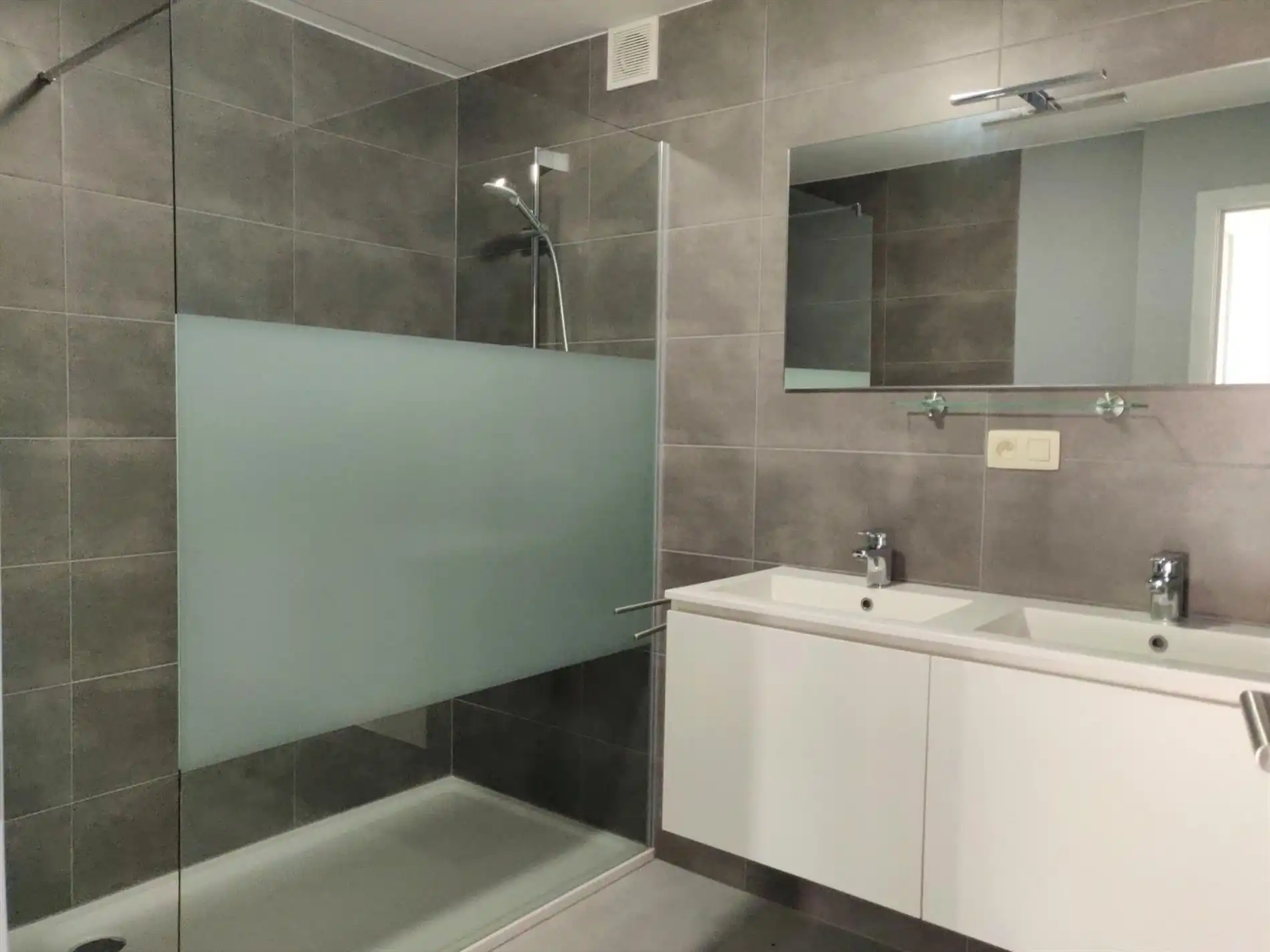 Riant 3-slaapkamer appartement (104m²) nabij golf foto 7