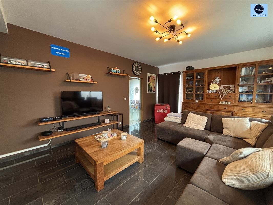 RUIME WONING MET LOODS foto 3