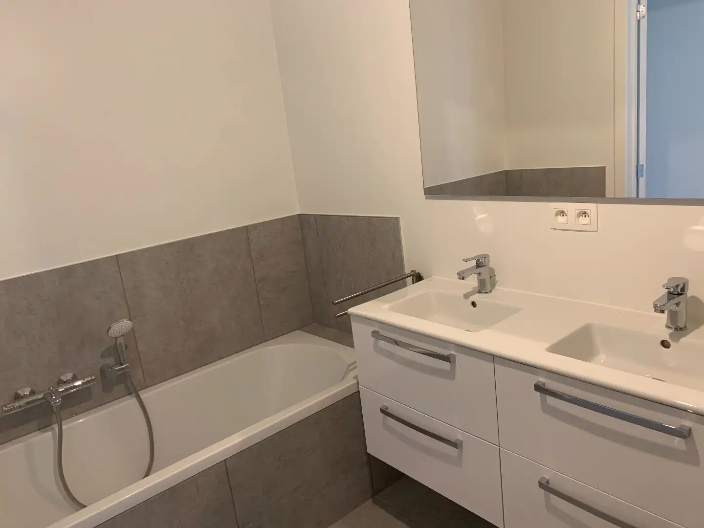 Energie zuinig 2 slaapkamer appartement te huur in het hart van Diepenbeek. foto 10