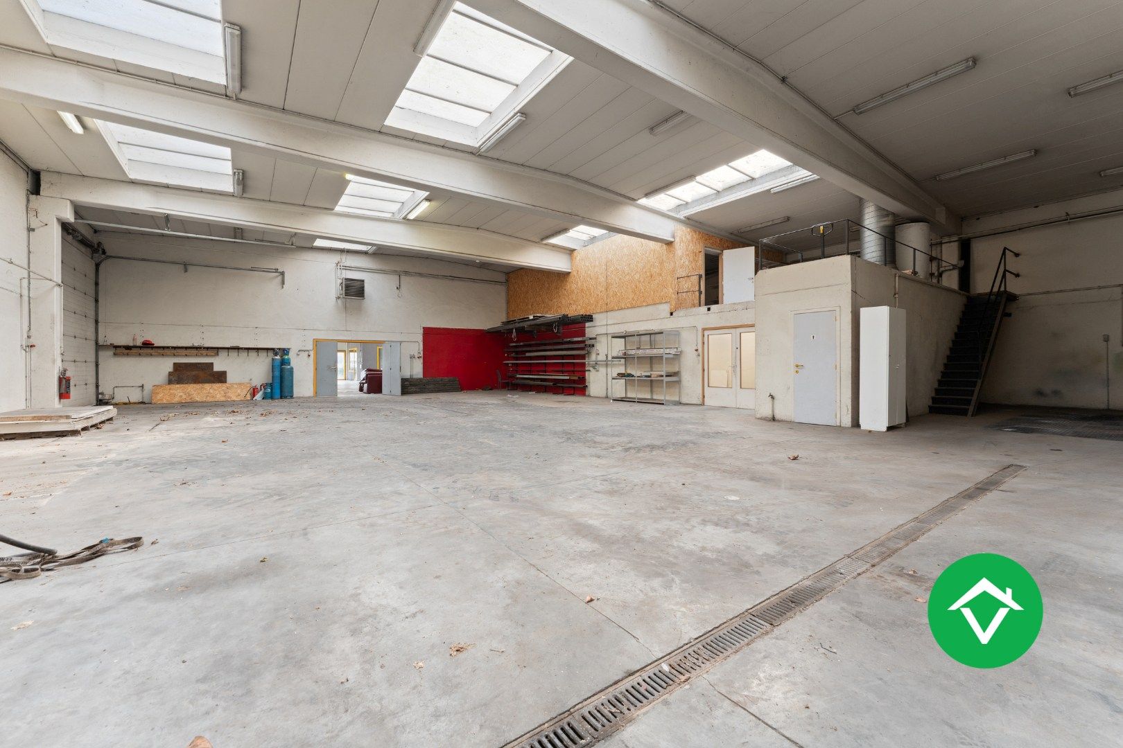 Bedrijfsgebouw met woonst te Ichtegem foto 11