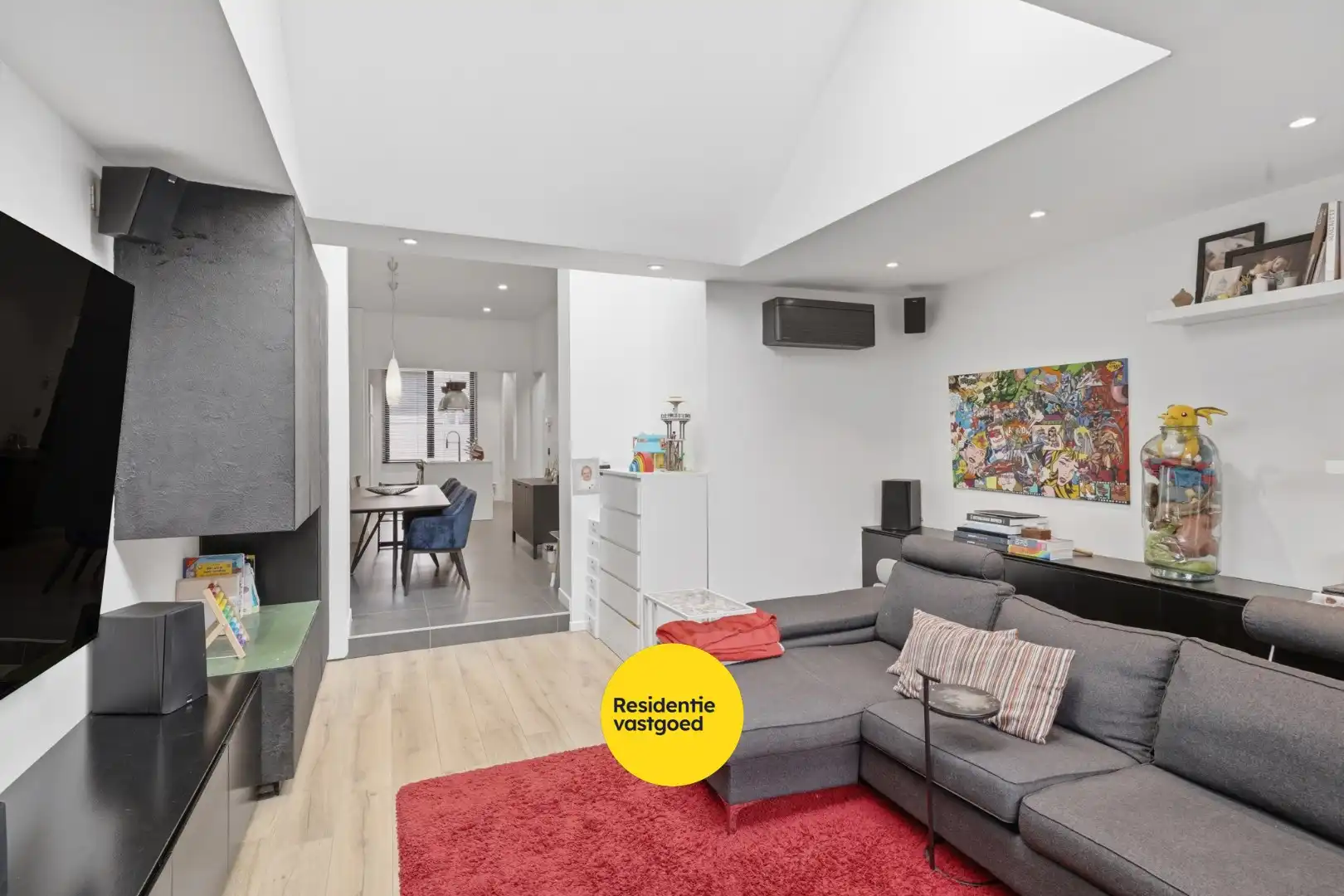 Volledig gerenoveerde woning met zonnige buitenruimte foto 4