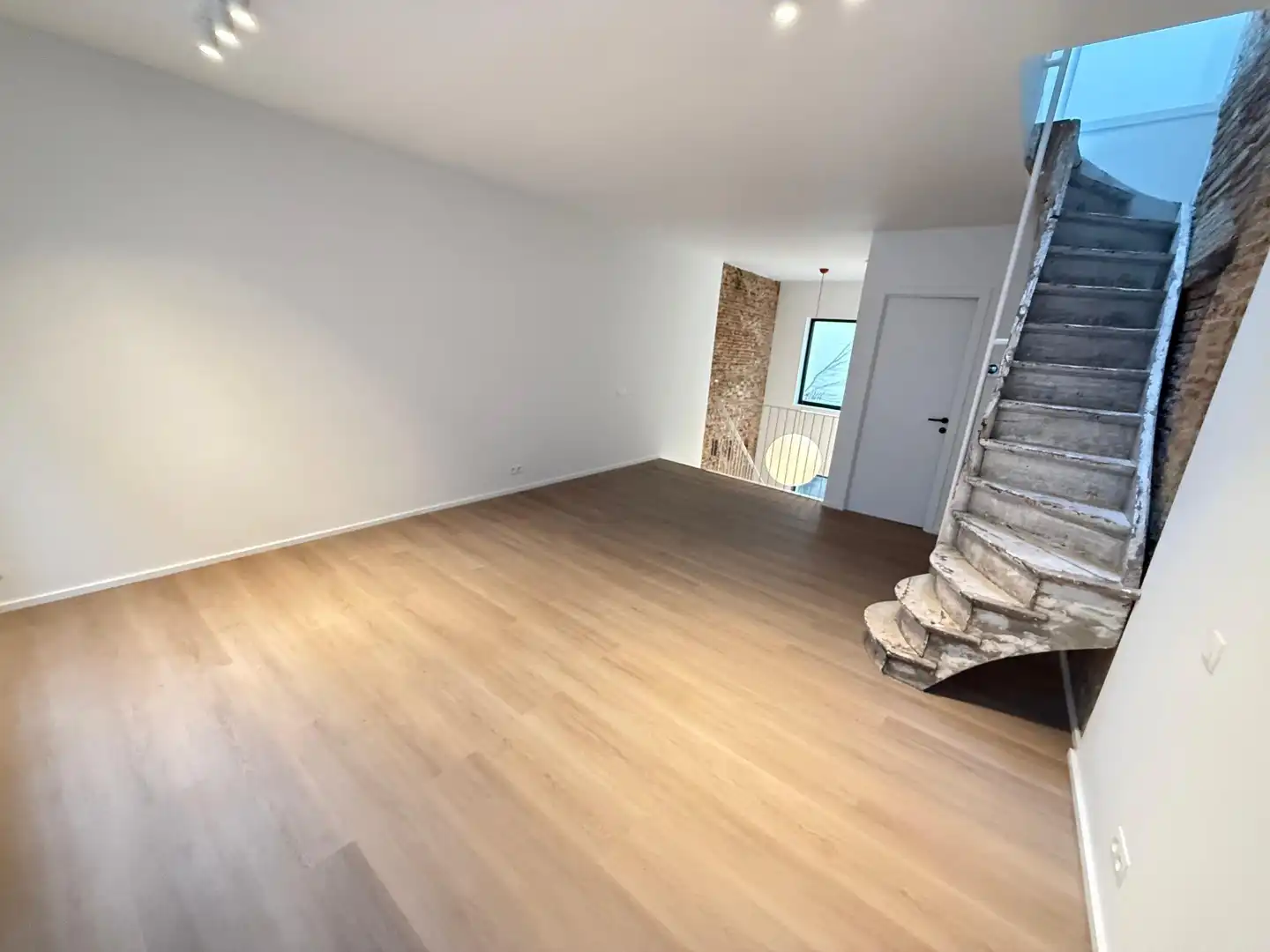 GERENOVEERDE WONING foto 3