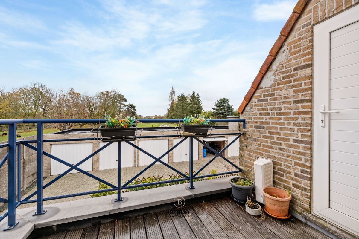 Instapklaar appartement met 2 terrassen foto 10