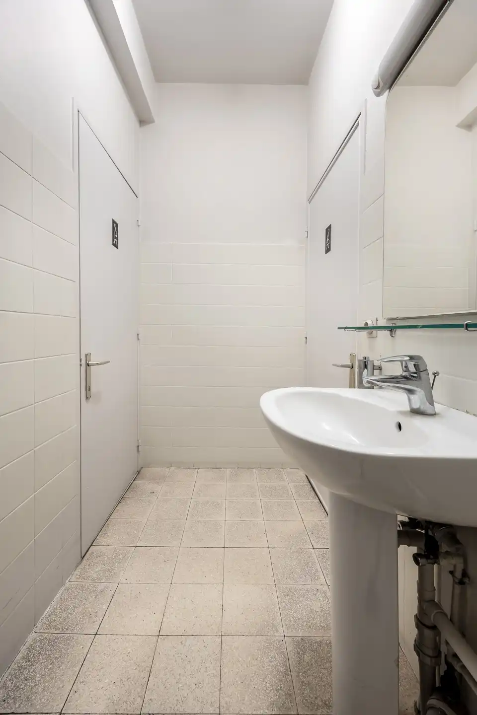 Commercieel handelspand (236m²) op centrale ligging foto 25