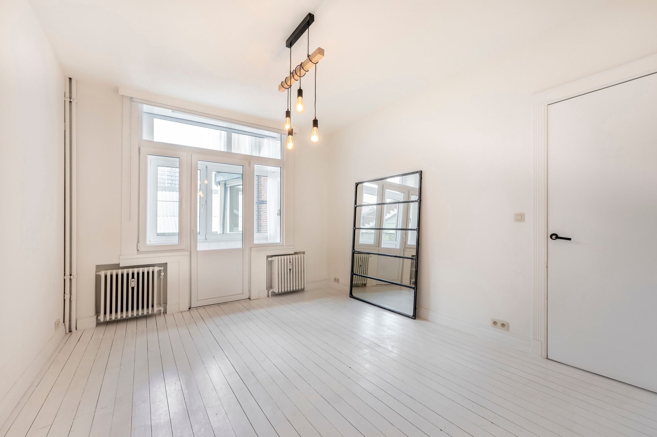 Charmant 2-slaapkamer appartement met industriële touch foto 9