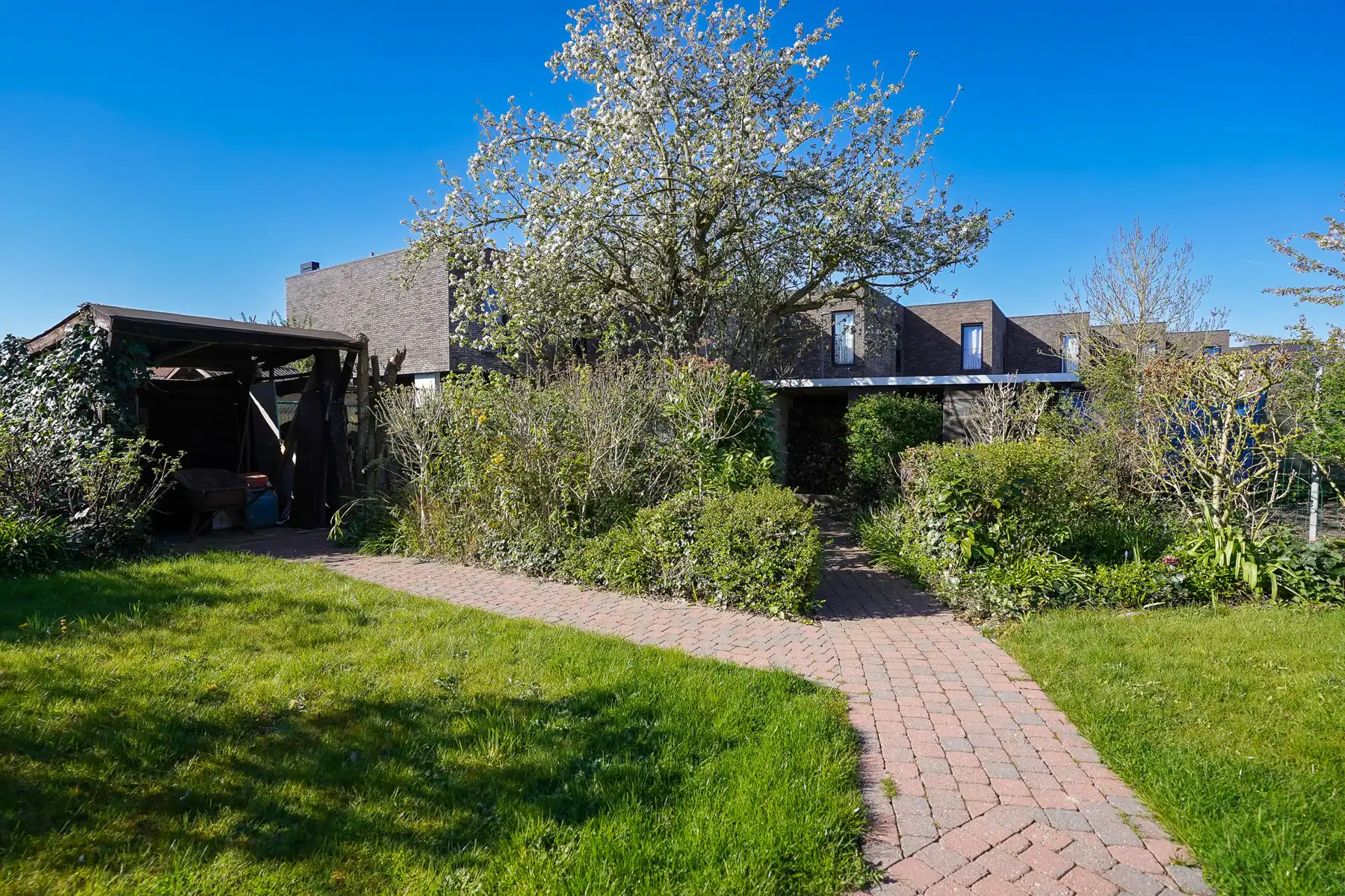 Gunstig gelegen, te renoveren laagbouwwoning in Londerzeel foto 26