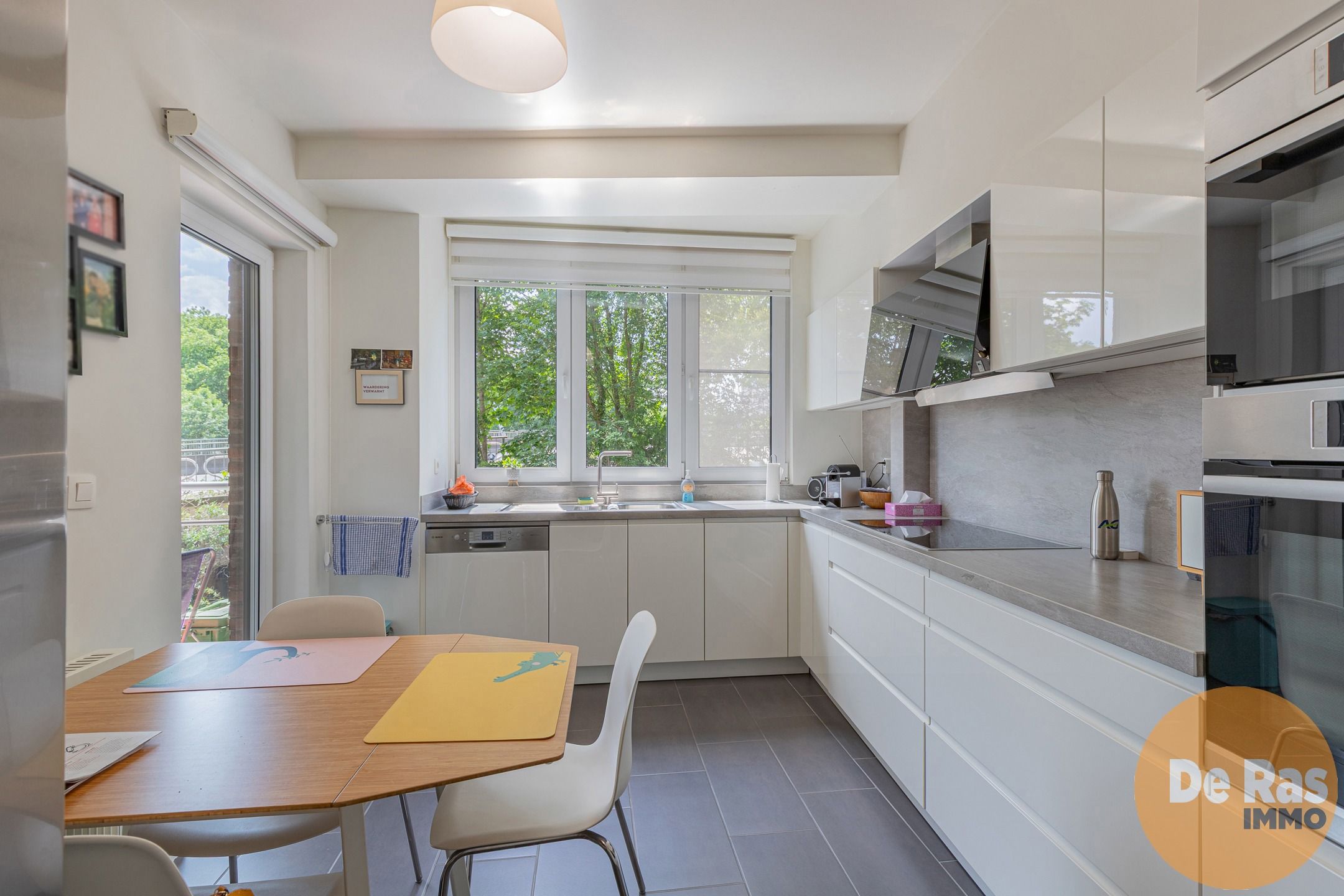 GENT - Instapklaar 4 slaapkamer appartement op 1ste verdiep foto 11