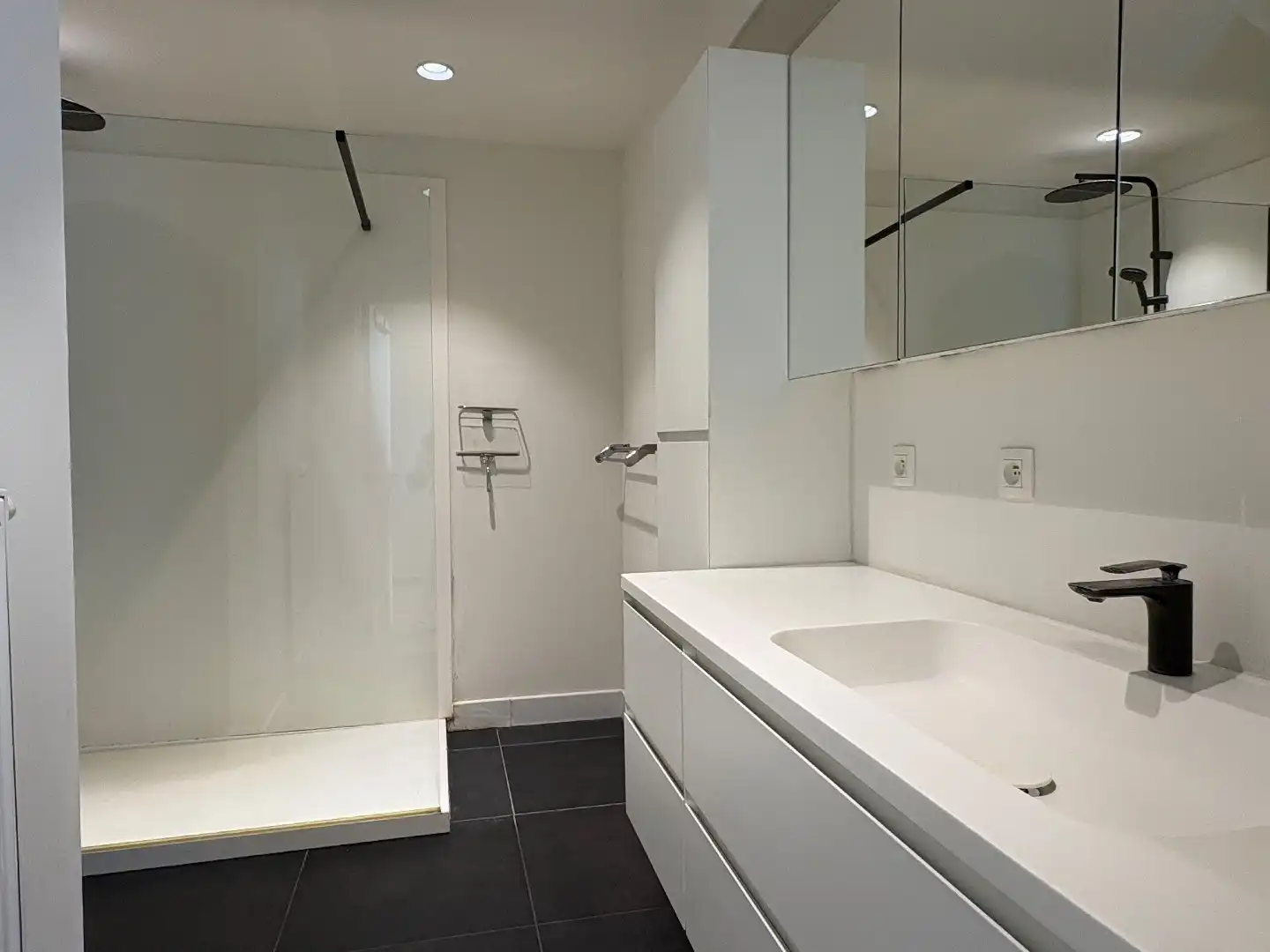 Hedendaagse woning met tuin en 1 slaapkamer te Heule. foto 7