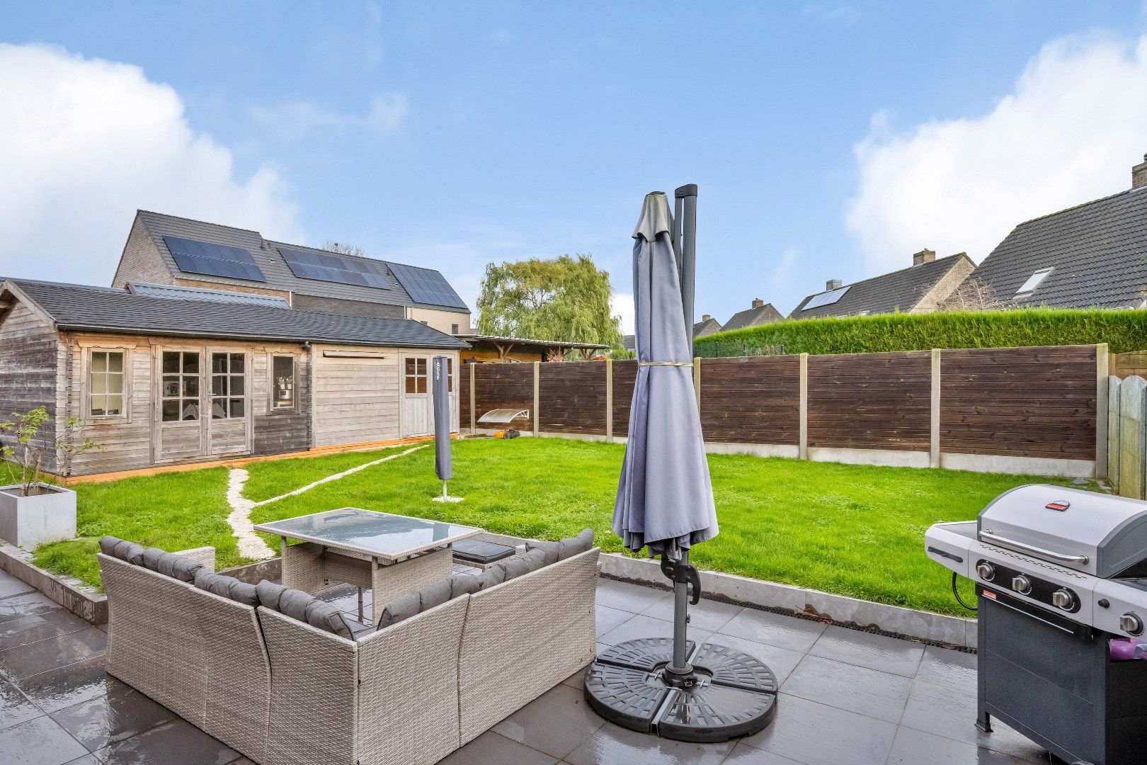 Comfortabele gezinswoning in rustige wijk foto 3