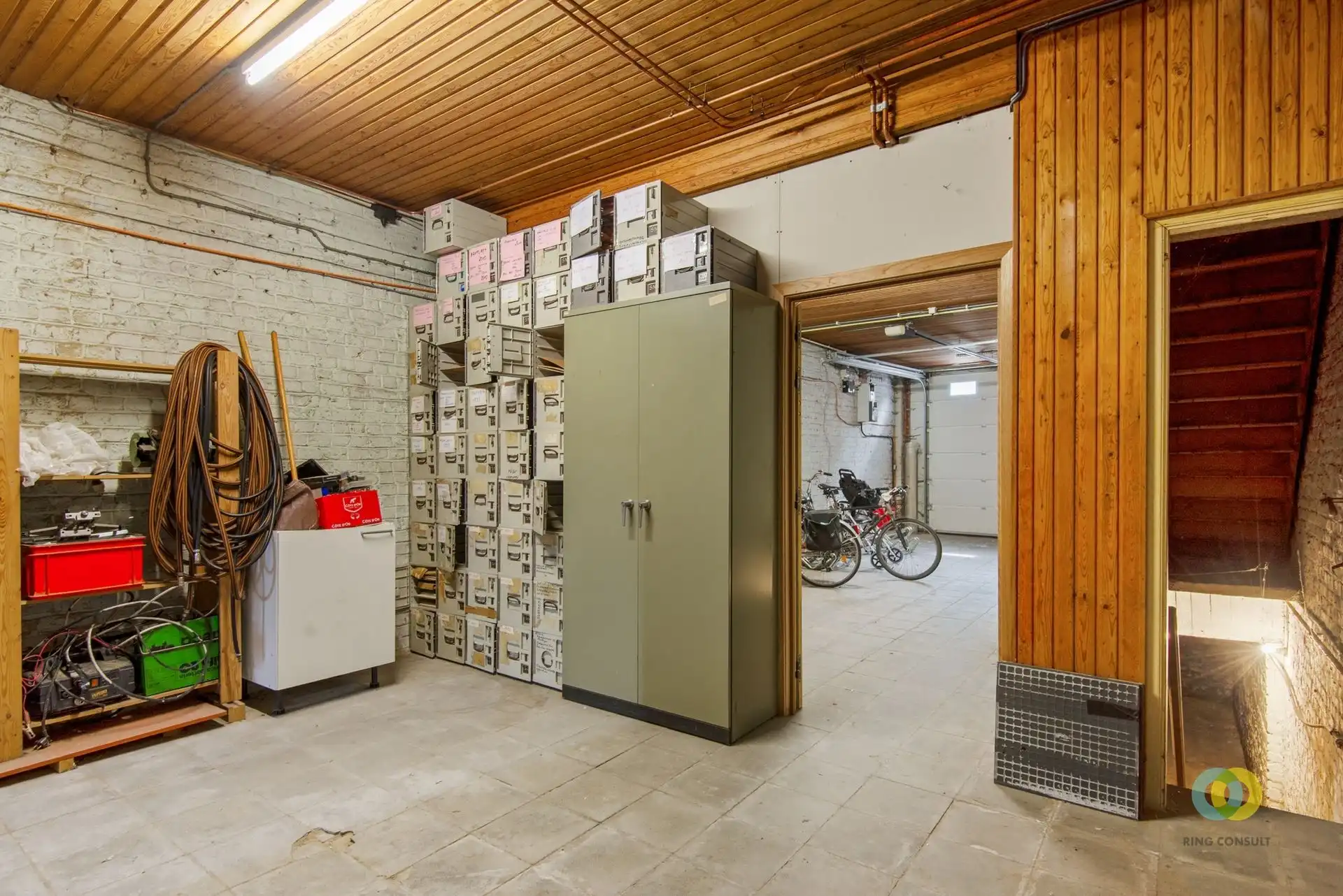 Bel-étage woning met grote garage foto 15