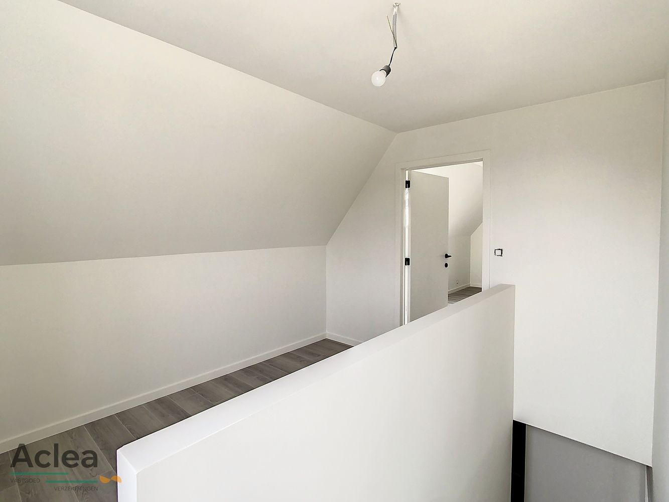 Prachtige nieuwbouw koppelwoning met 4 slpks foto 11