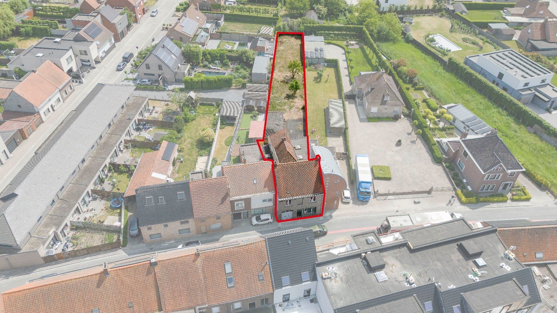 Te renoveren woning met garage en tuin  foto 19