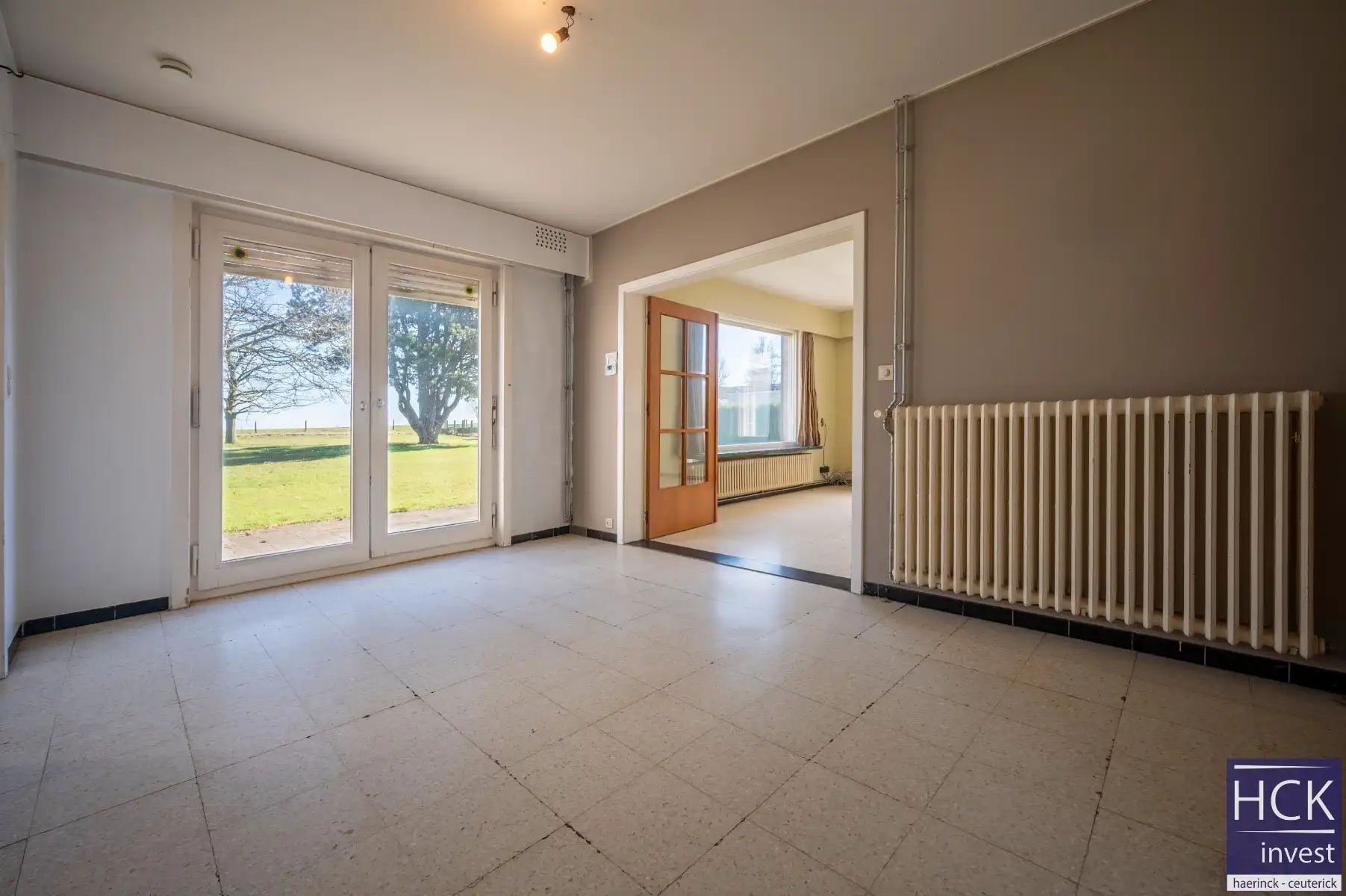 KRUISHOUTEM - Te renoveren alleenstaande villawoning op 2231m² foto 7