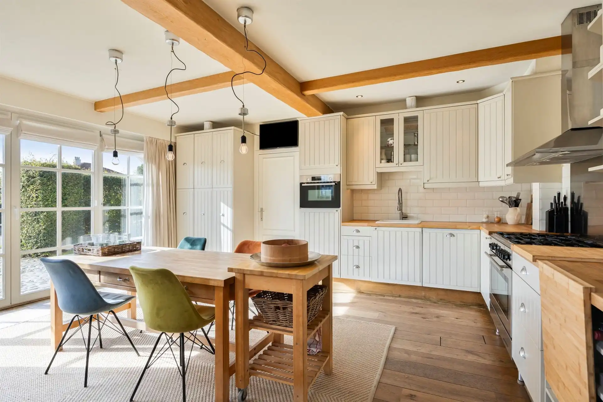 Instapklare woning met 3slpk's en bew. opp. van 220 m²! foto 9