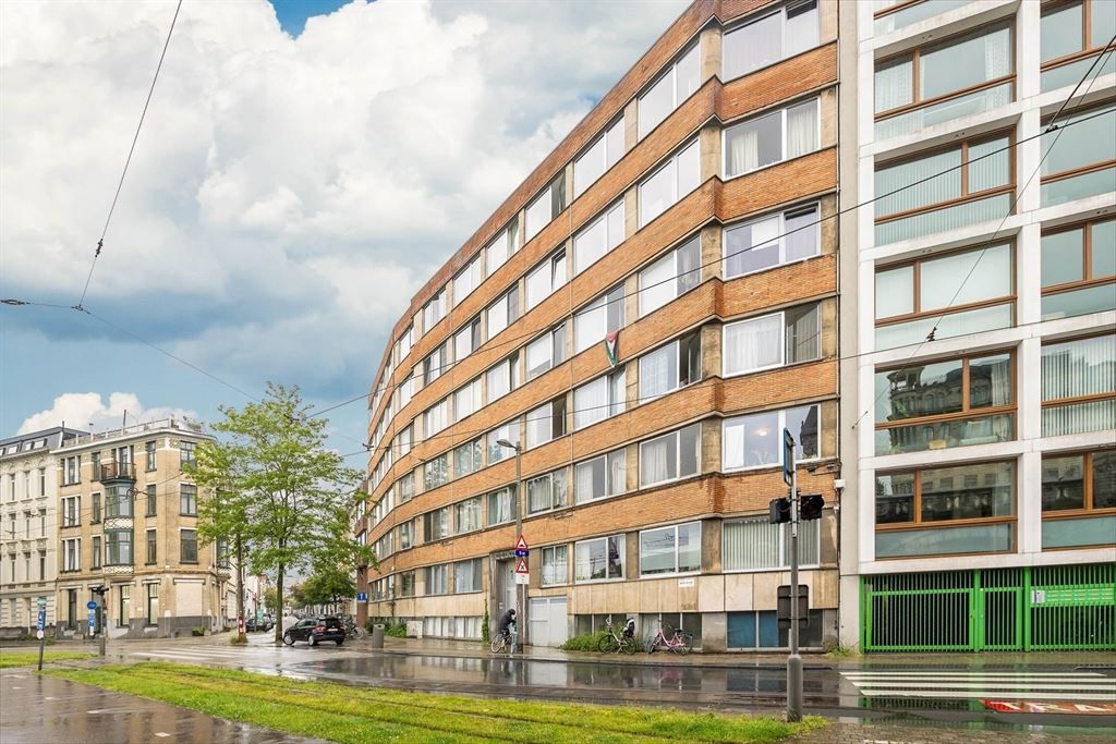 Appartement met panoramisch zicht op Zurenborg foto 18