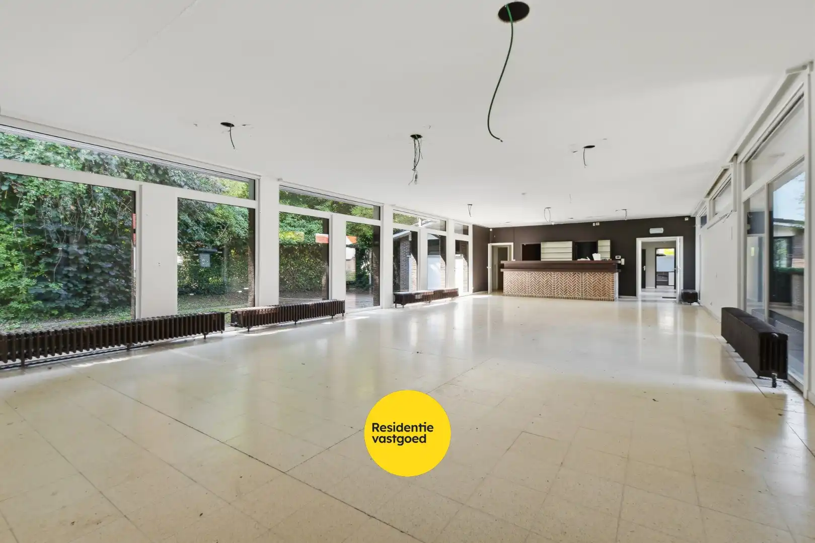 Voormalig dienstencentrum met ruime indeling en residentieel potentieel - Lissewege  foto 7
