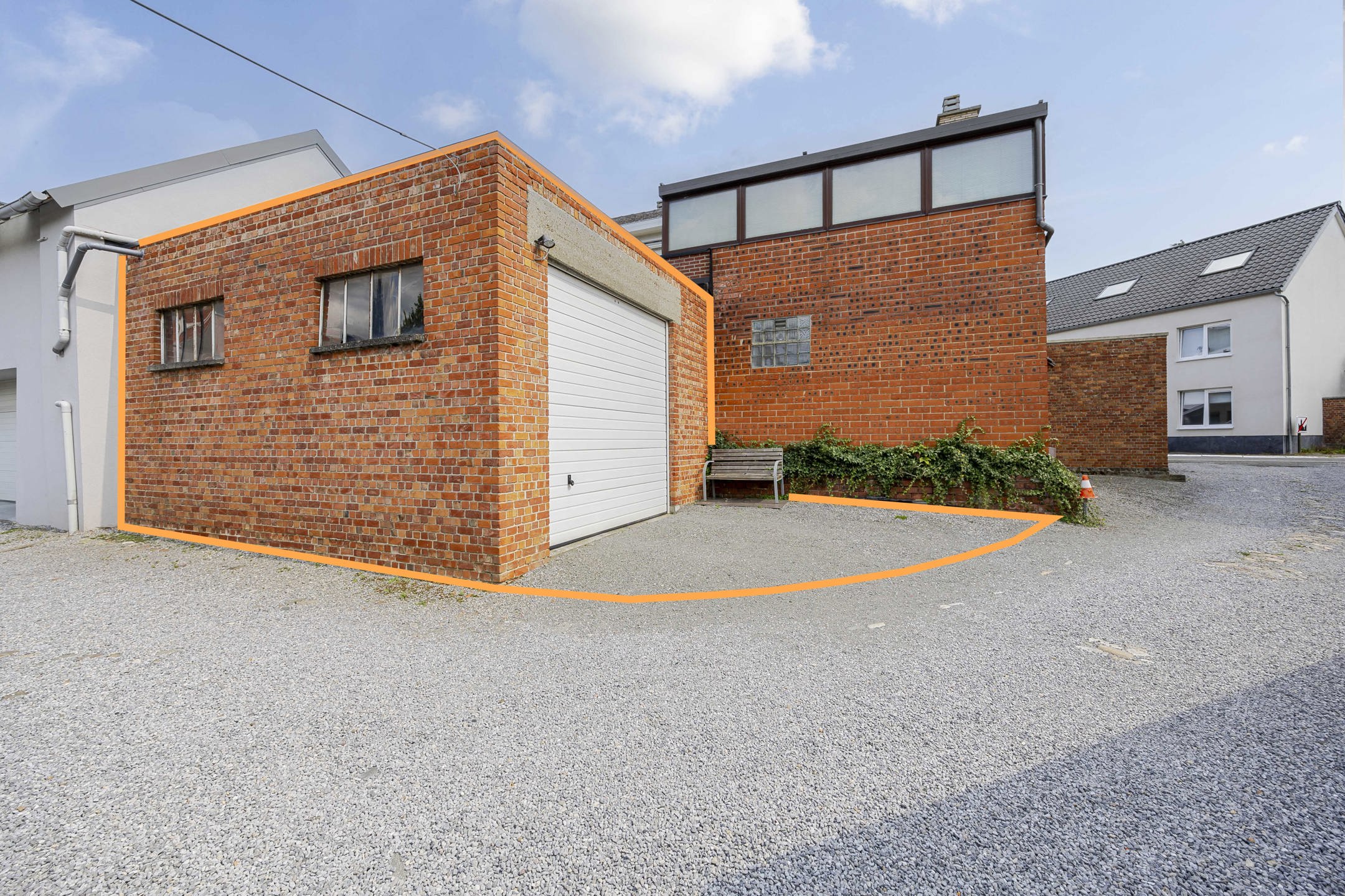 Instapklare rijwoning op uitstekende locatie foto 30