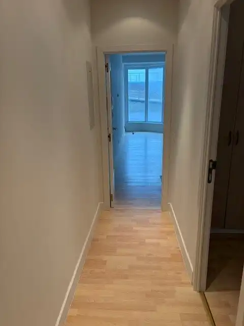 Ongemeubeld gelijkvloers appartement met 2 slaapkamers, vlak aan zee foto 2