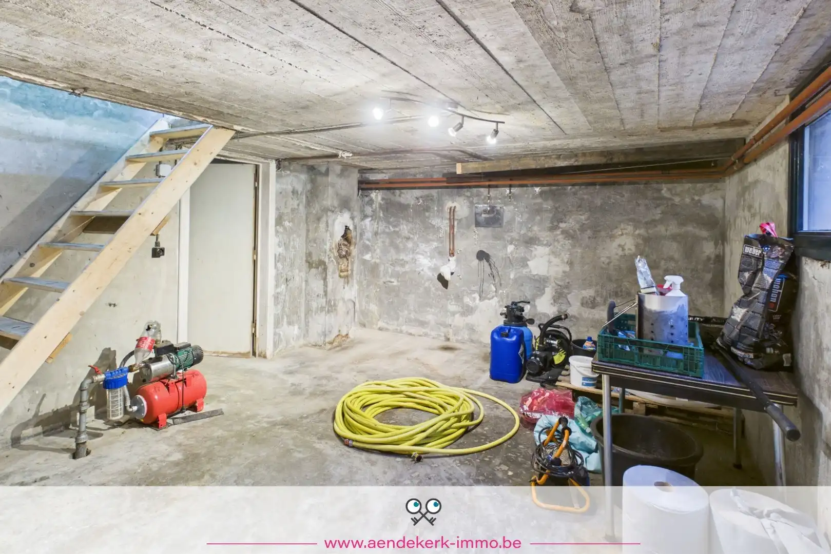 Ruime gezinswoning met 6 slaapkamers en tuin met zwembad in Kessenich foto 13