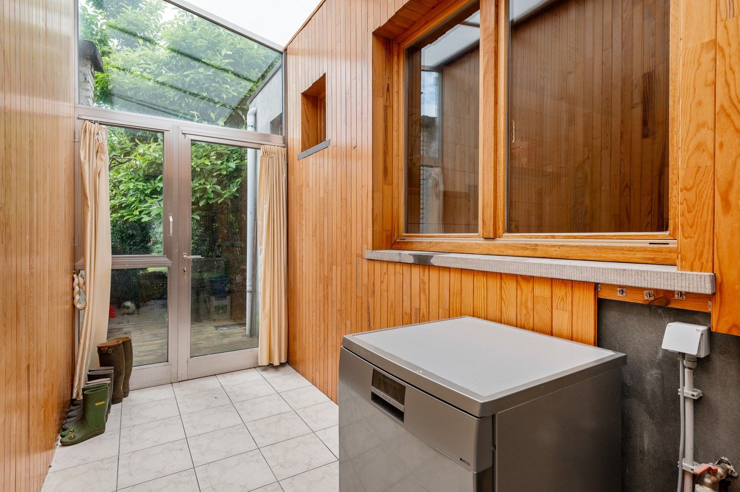 Huis met 4 slaapkamers en tuin te koop in Wijnegem! foto 12