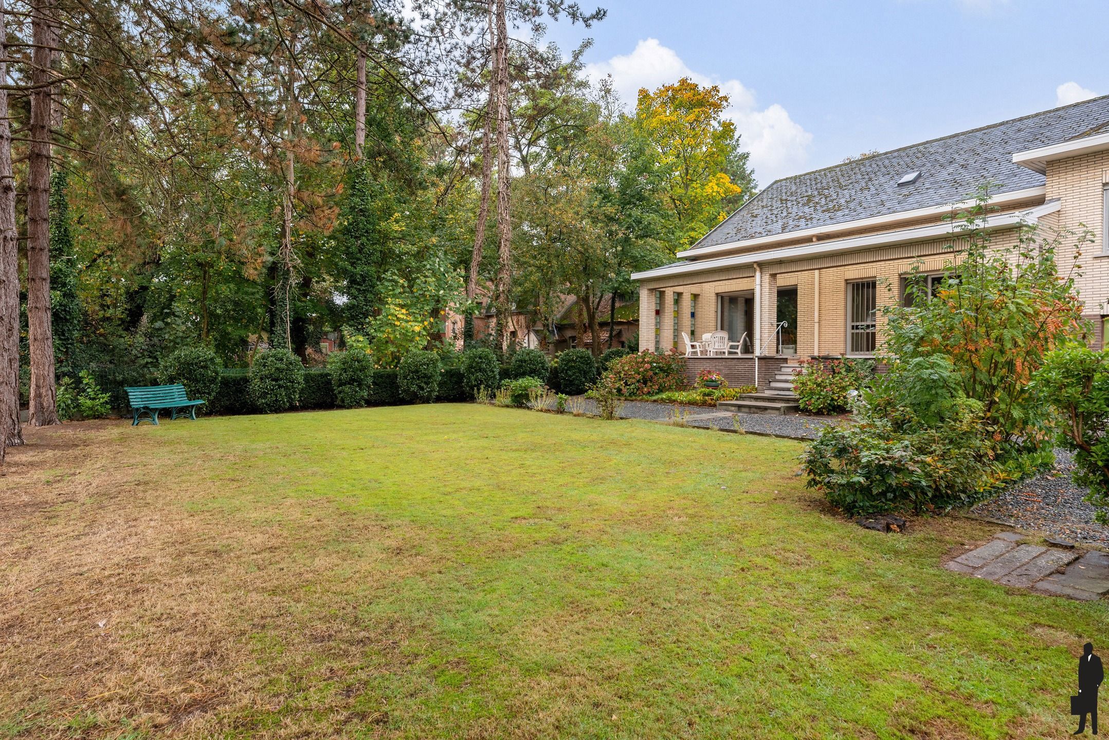 Ruime en rustig gelegen villa (341 m²) met 5 slk op een mooi perceel van 942 m². foto 24