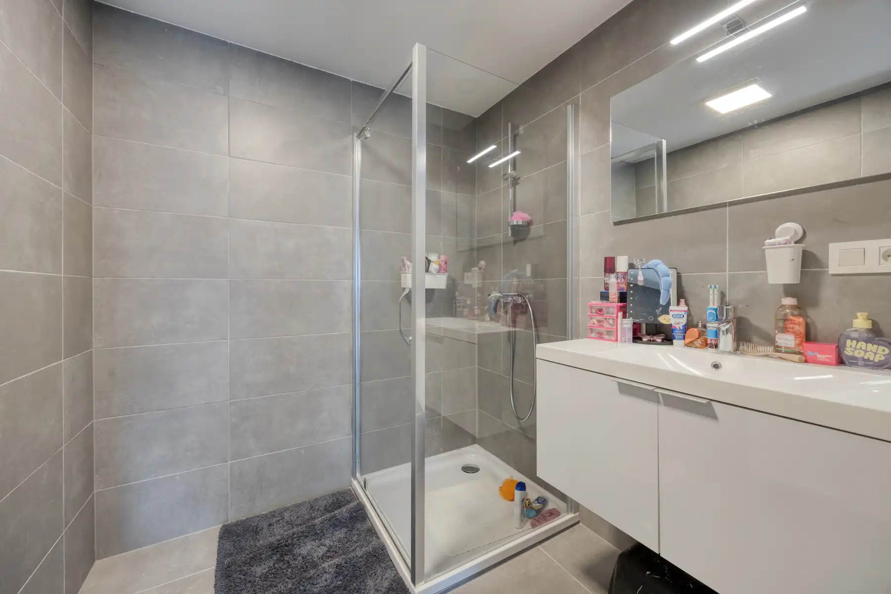 Leemans immobiliën biedt u deze uitzonderlijk ruime en energiezuinige woning aan in Merchtem! foto 21