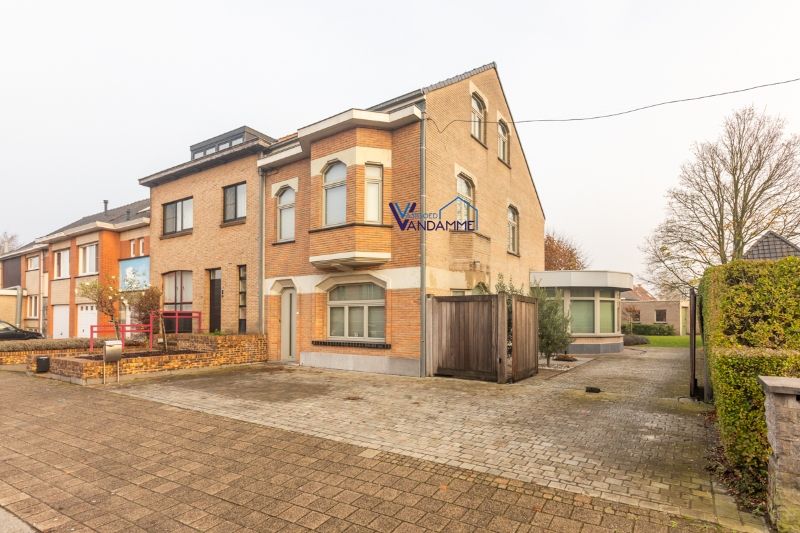 Prachtig Art-Deco-burgerhuis, met 3 slaapkamers, bureau, garage, tuin....(vloerverwarming, zonneboiler,elektr. goedgekeurd...) foto 22