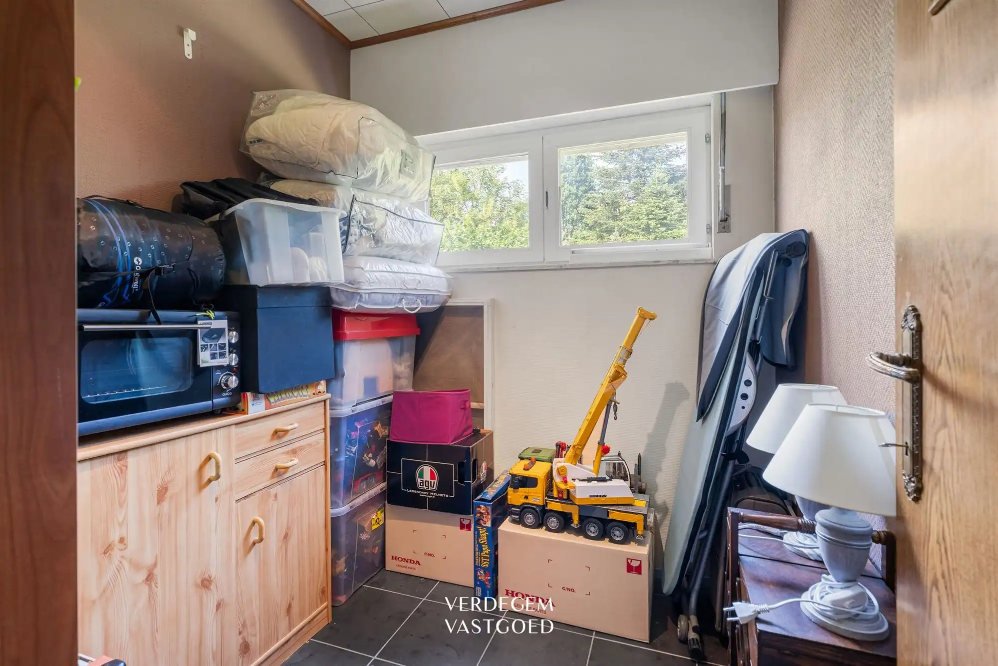 Verrassend ruime woning met 3 slaapkamers, grote kelder, zolder en tuin foto 18