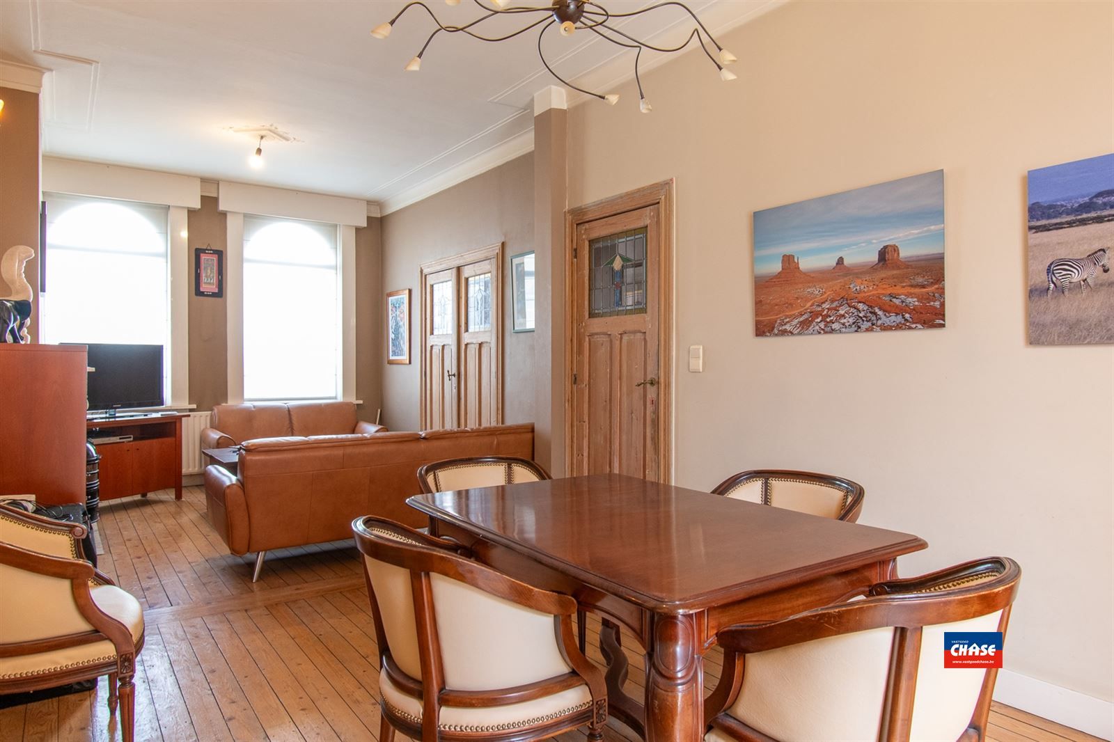 Karaktervolle burgerwoning met 4 ruime slaapkamers en stadstuin foto 4