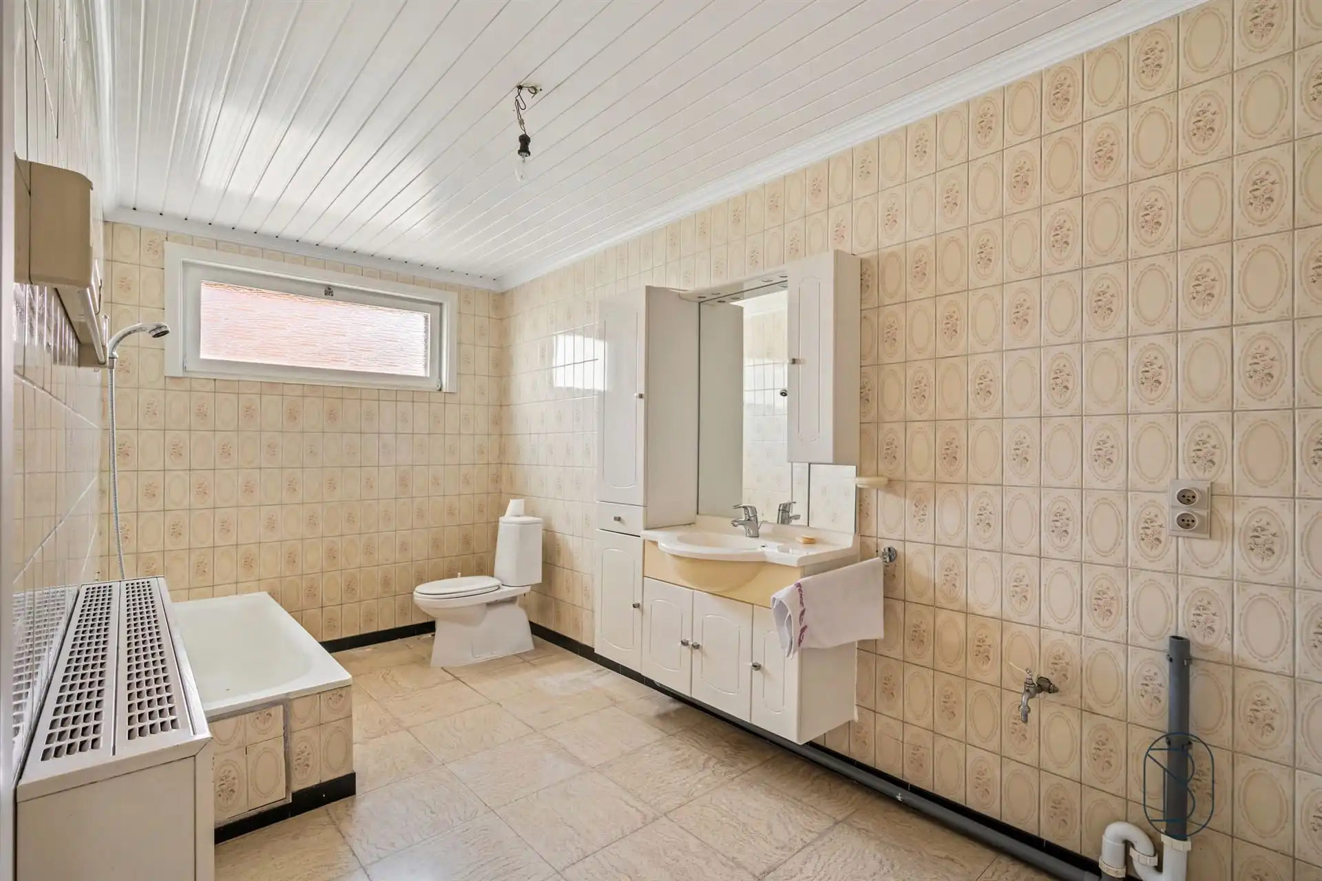 Ruime gezinswoning met 3 slpk, tuin en garage foto 13