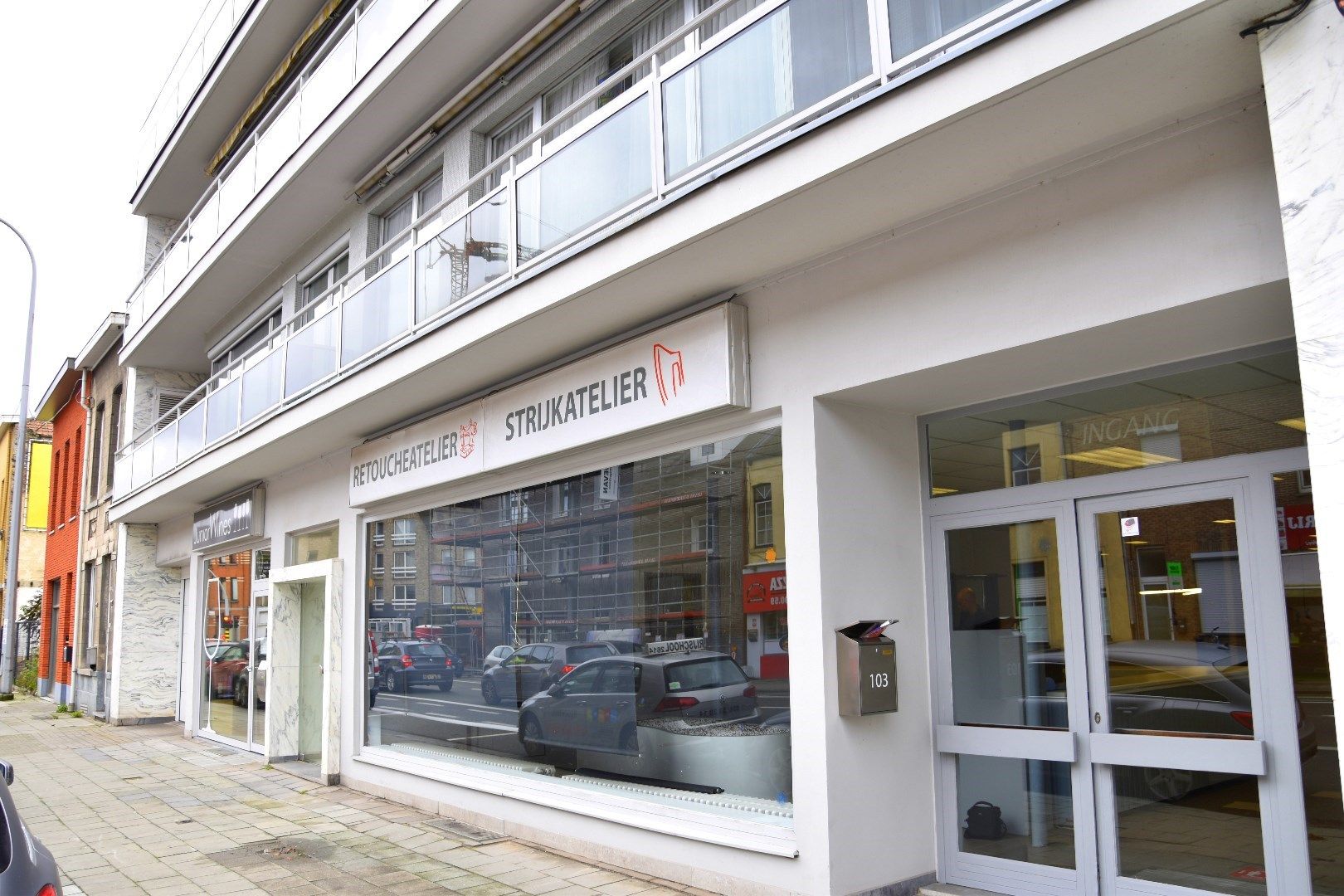 Commercieel pand te koop op de rand van het stadscentrum foto {{pictureIndex}}