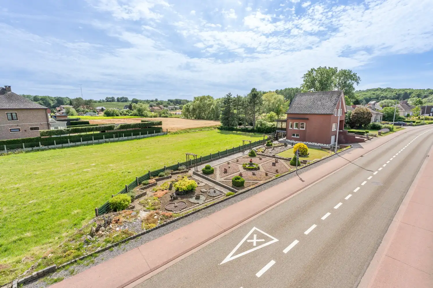 Te renoveren woning met 3 slaapkamers (en afgewerkte zolderkamer) op een perceel van 7 are 5 centiare te Gelrode. foto 24