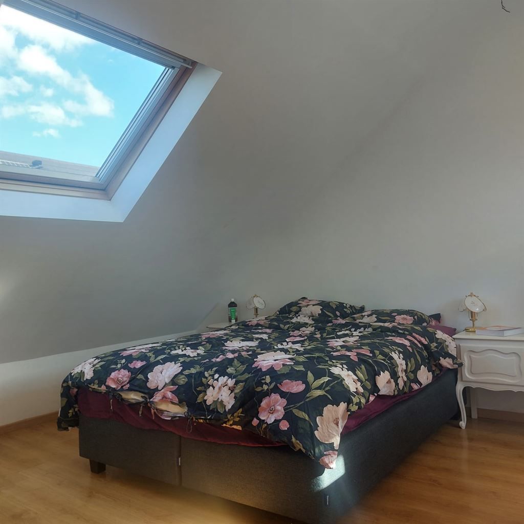 prachtig gerenoveerde en bemeubelde woning foto 22