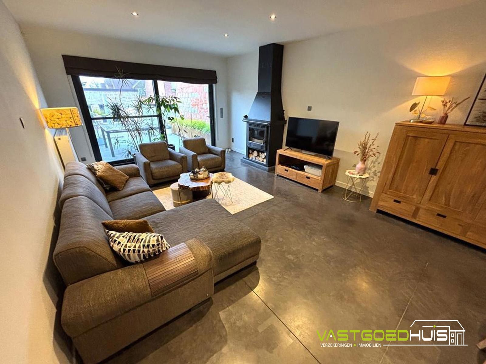 Zeer verzorgde woning met ruime garage en aangelegd terras foto 11