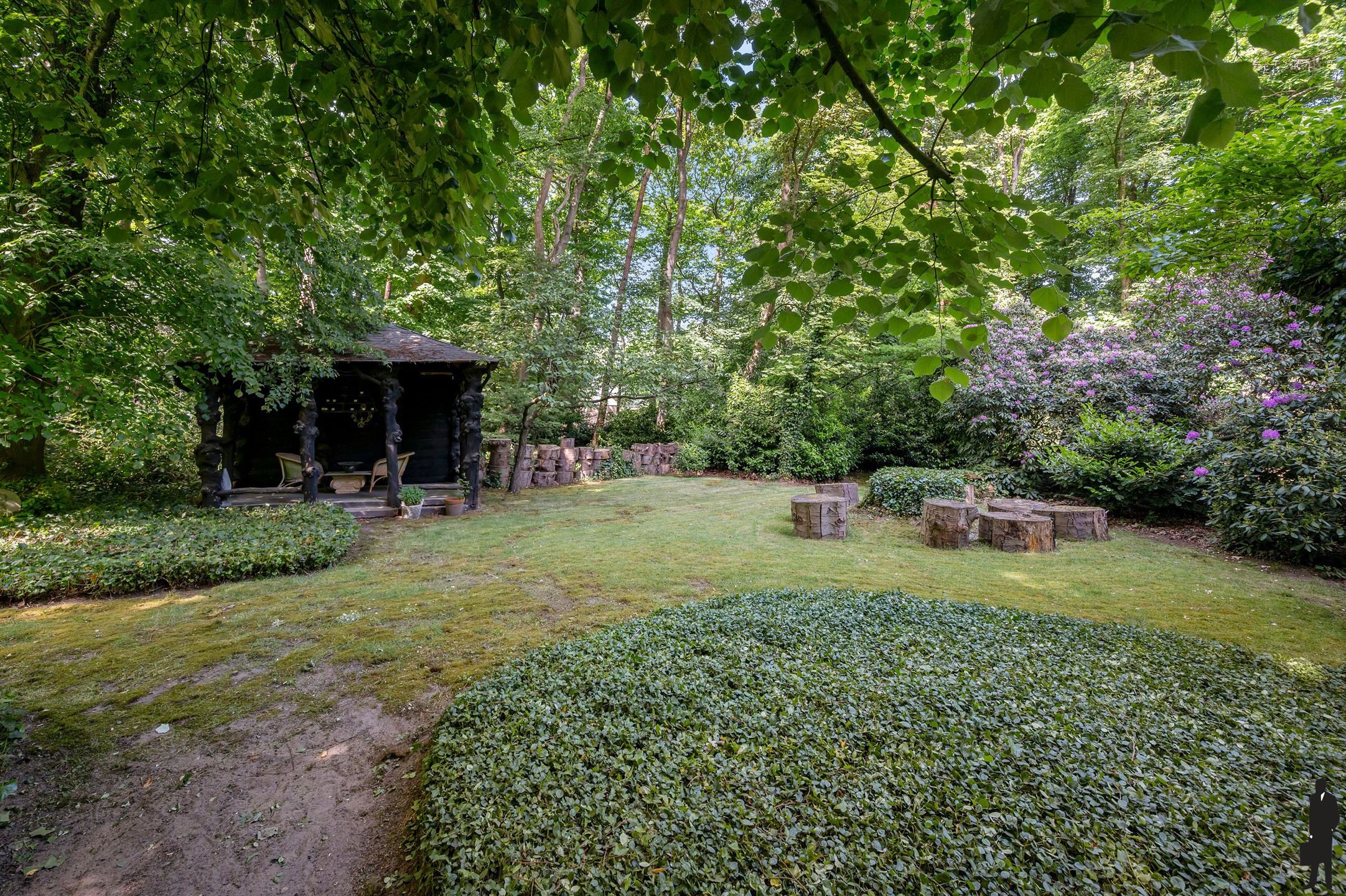 Uiterst charmante villa op een rustige en groene locatie met volledige privacy! foto 36