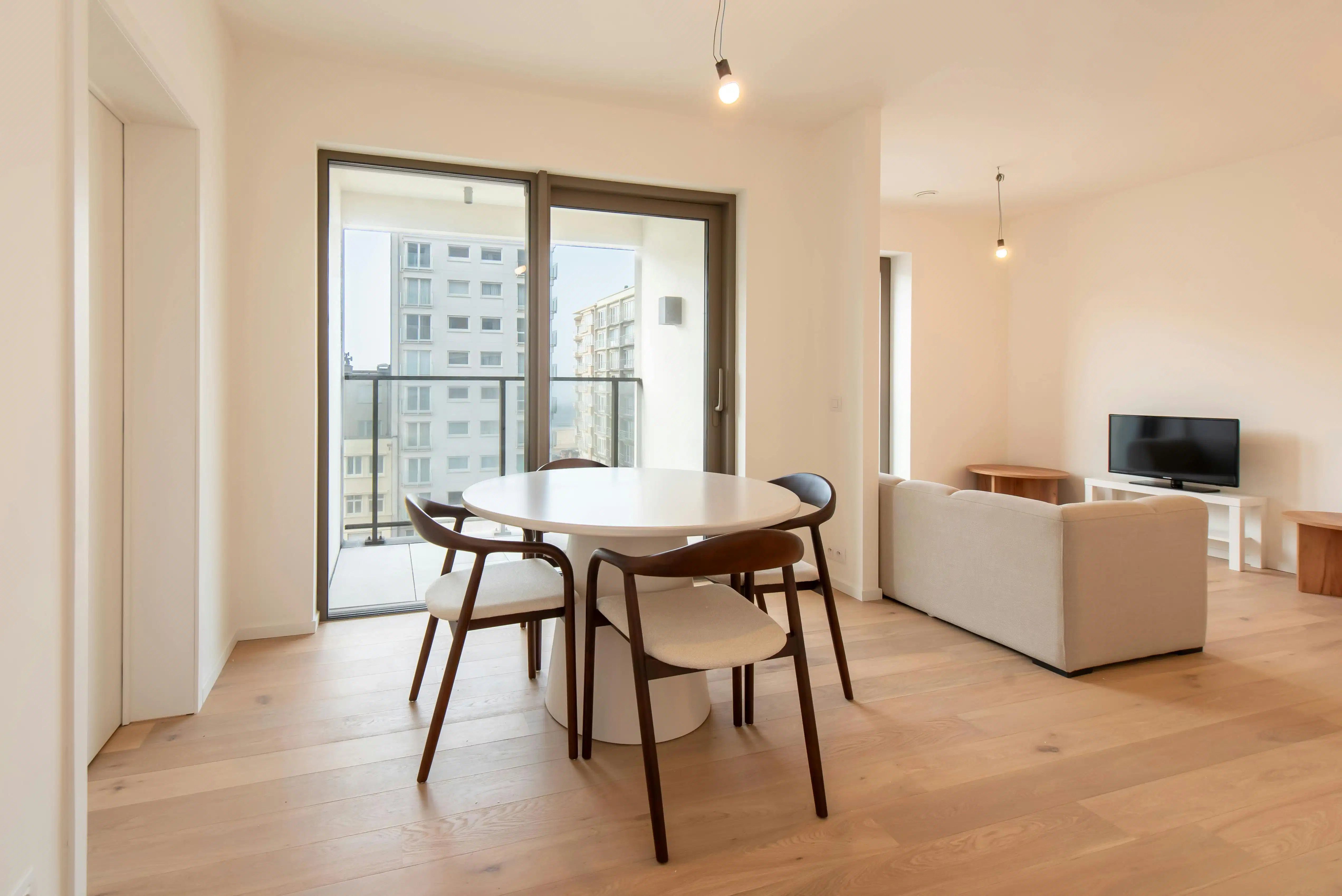 Lichtrijk nieuwbouw 1-slaapkamer appartement te Oostende foto {{pictureIndex}}